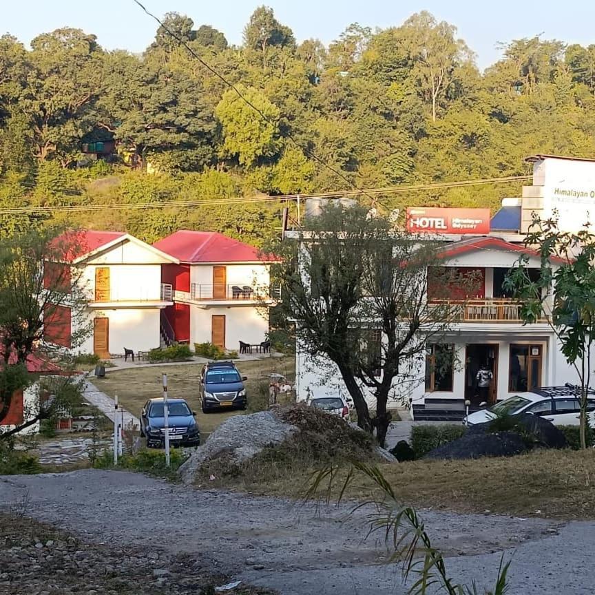 Resort The Himalayan Odyssey And Cottages Dharamshala Exterior photo